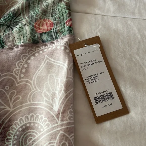 Niyama sol “solbox exclusive” rebirth leggings size small NWT - Picture 2 of 4